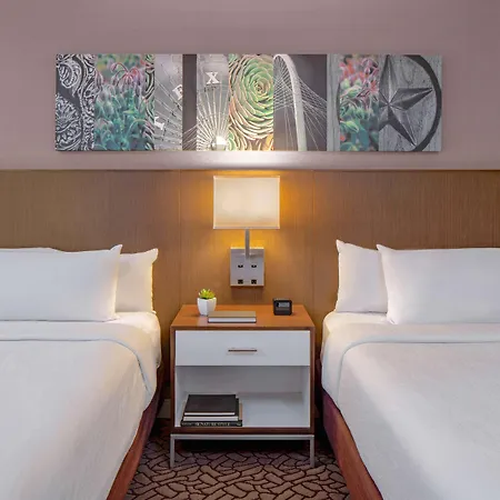 Hilton Garden Inn Downtown Dallas Exterior photo